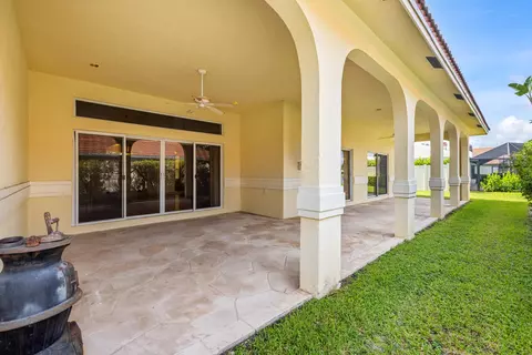 Exterior - 18951 Painted Leaf Ct, Jupiter, FL 33458 photo 3 of 9