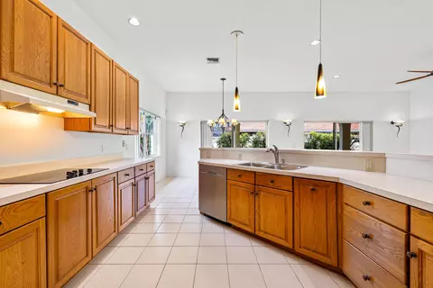 Kitchen - 18951 Painted Leaf Ct, Jupiter, FL 33458 photo 1 of 3