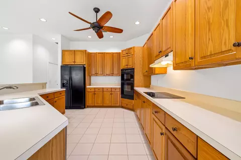 Kitchen - 18951 Painted Leaf Ct, Jupiter, FL 33458 photo 2 of 3