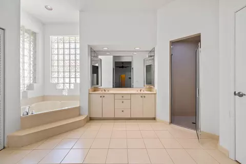 Bath - 18951 Painted Leaf Ct, Jupiter, FL 33458 photo 1 of 8