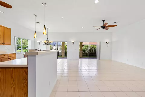Living - 18951 Painted Leaf Ct, Jupiter, FL 33458 photo 6 of 8