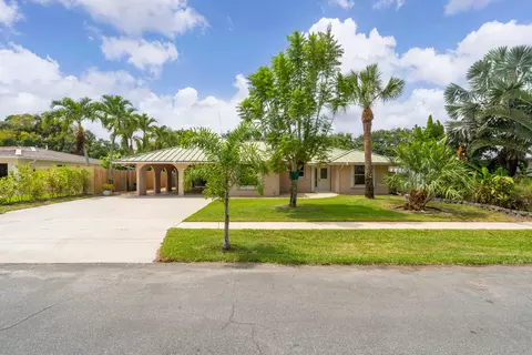 1045 Coral Dr, Boynton Beach, FL 33426