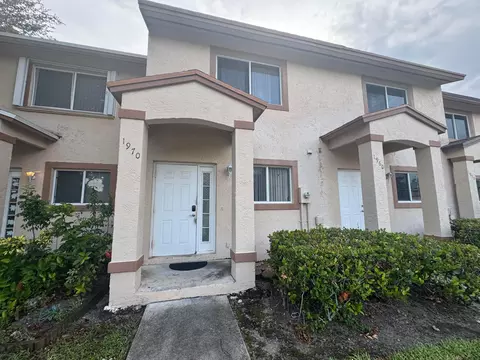 1970 Lakeview Dr W, Royal Palm Beach, FL 33411