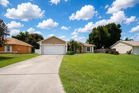 491 SE Starflower Ave, Port Saint Lucie, FL 34983