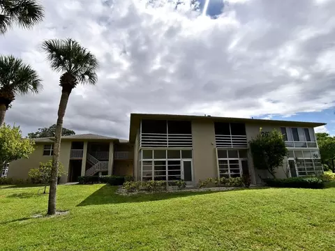 26 Lake Vista Trl #107, Port Saint Lucie, FL 34952