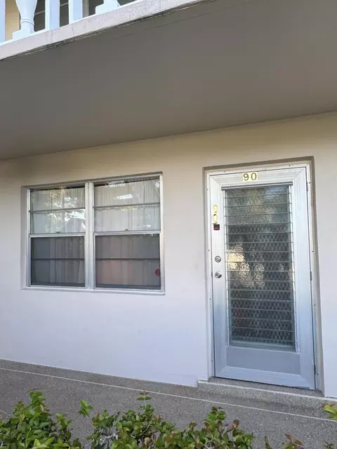 90 Windsor E, West Palm Beach, FL 33417
