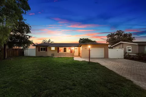 5811 SW 53rd Ter, Davie, FL 33314