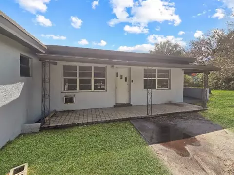 1111 N 21st St, Fort Pierce, FL 34950