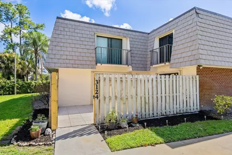 Exterior - 3124 SE Brook St, Stuart, FL 34997 photo 3 of 7