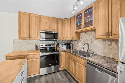 Kitchen - 3124 SE Brook St, Stuart, FL 34997 photo 5 of 6