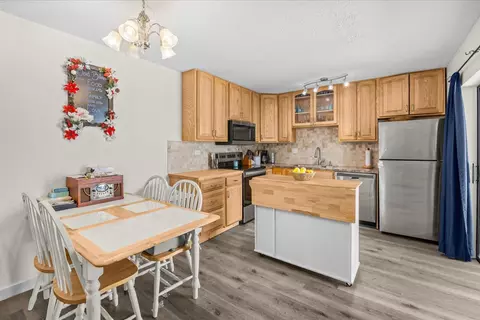 Kitchen - 3124 SE Brook St, Stuart, FL 34997 photo 1 of 6