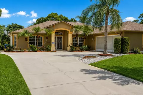 173 Easy St, Sebastian, FL 32958
