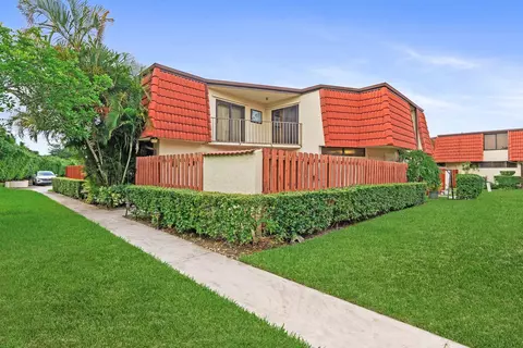 3874 Victoria Dr, West Palm Beach, FL 33406