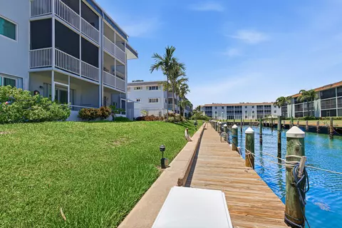 111 Doolen Ct #110, North Palm Beach, FL 33408
