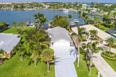 309 Fernandina St, Hutchinson Island, FL 34949