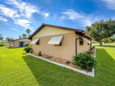 Exterior - 1095 Chobee Loop, Okeechobee, FL 34974 photo 3 of 7