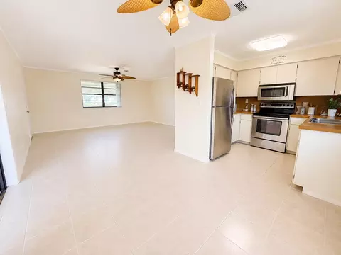 Living - 1095 Chobee Loop, Okeechobee, FL 34974 photo 1 of 2