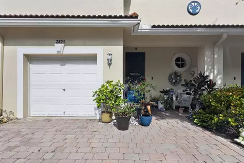 2823 S Evergreen Cir, Boynton Beach, FL 33426