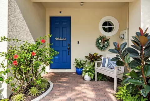 2823 S Evergreen Cir, Boynton Beach, FL 33426