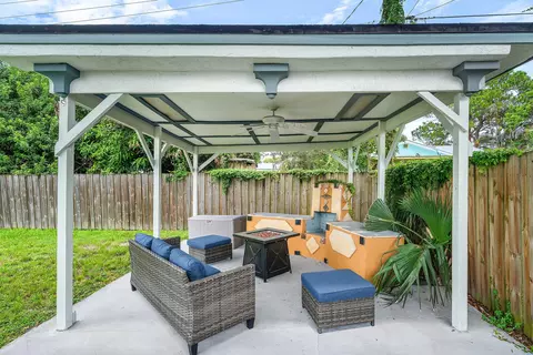 Exterior - 5709 SE Indigo Ave, Stuart, FL 34997 photo 3 of 7