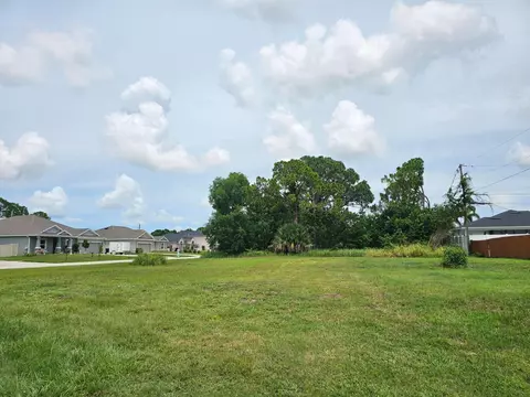 4602 SW Fallkirk St, Port St Lucie, FL 34953