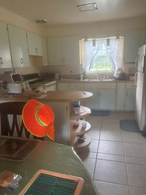 Kitchen - 7737 Big Mac Dr, Sebring, FL 33876 photo 1 of 1
