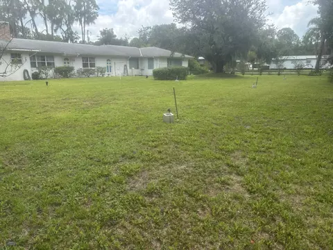 Exterior - 7737 Big Mac Dr, Sebring, FL 33876 photo 8 of 10