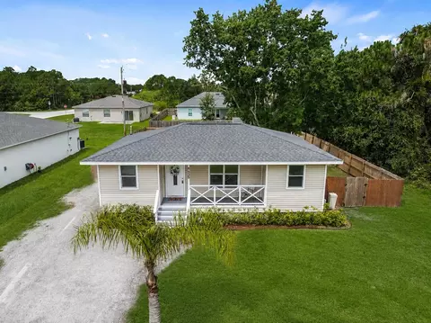 8525 101st Ct, Vero Beach, FL 32967