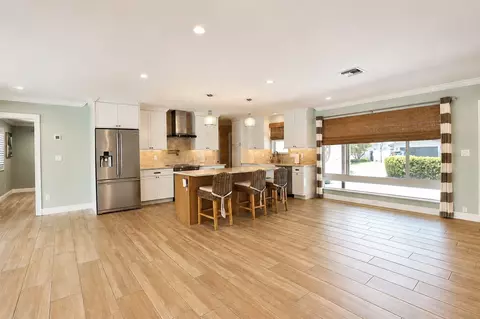 Kitchen - 2832 NE 34th St, Lighthouse Point, FL 33064 photo 3 of 8
