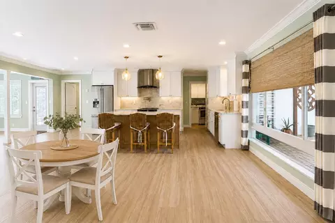 Kitchen - 2832 NE 34th St, Lighthouse Point, FL 33064 photo 2 of 8