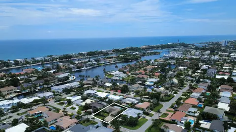 View/Area - 2832 NE 34th St, Lighthouse Point, FL 33064 photo 4 of 9