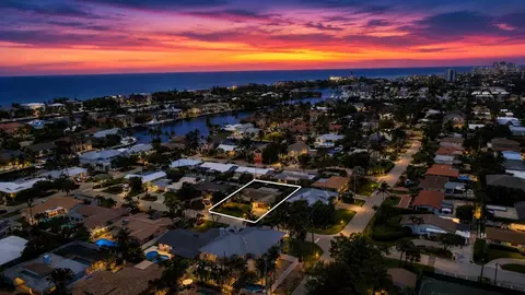 View/Area - 2832 NE 34th St, Lighthouse Point, FL 33064 photo 2 of 9