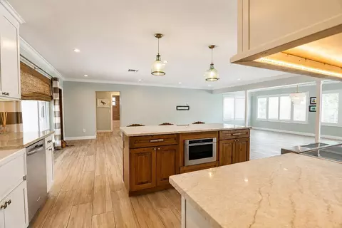 Kitchen - 2832 NE 34th St, Lighthouse Point, FL 33064 photo 7 of 8