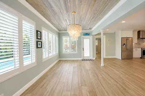 Dining - 2832 NE 34th St, Lighthouse Point, FL 33064 photo 2 of 3