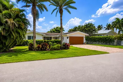 Exterior - 2832 NE 34th St, Lighthouse Point, FL 33064 photo 3 of 11