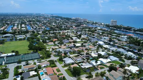 View/Area - 2832 NE 34th St, Lighthouse Point, FL 33064 photo 6 of 9