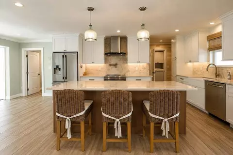Kitchen - 2832 NE 34th St, Lighthouse Point, FL 33064 photo 8 of 8