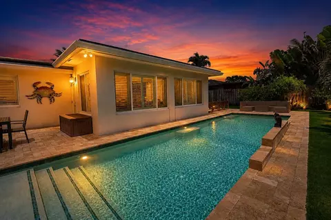 Exterior - 2832 NE 34th St, Lighthouse Point, FL 33064 photo 2 of 11