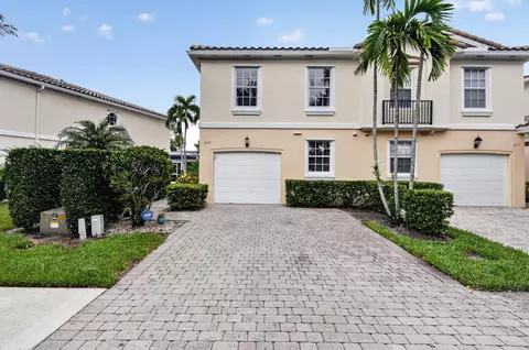 209 Fortuna Dr, Palm Beach Gardens, FL 33410