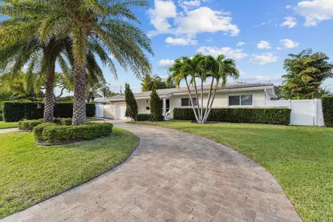 Exterior - 2205 NE 30th St, Lighthouse Point, FL 33064 photo 1 of 8