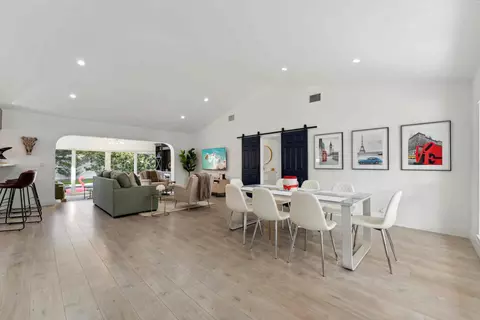 Dining - 2205 NE 30th St, Lighthouse Point, FL 33064 photo 2 of 2