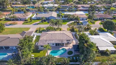 View/Area - 2205 NE 30th St, Lighthouse Point, FL 33064 photo 1 of 2