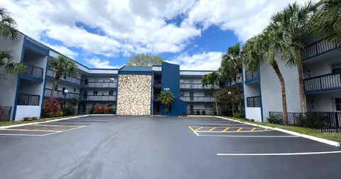 3160 Holiday Springs Blvd #7-311, Margate, FL 33063