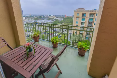 403 S Sapodilla Ave #817, West Palm Beach, FL 33401