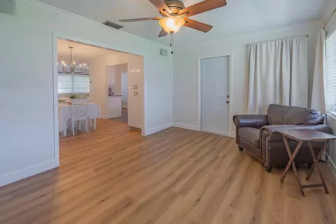Living - 2038 SE Monroe St, Stuart, FL 34997 photo 4 of 4