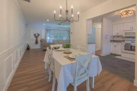Dining - 2038 SE Monroe St, Stuart, FL 34997 photo 2 of 2