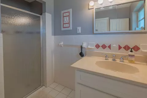 Bath - 2038 SE Monroe St, Stuart, FL 34997 photo 1 of 3