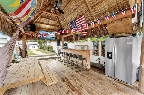5800 SW 19th St, Plantation, FL 33317