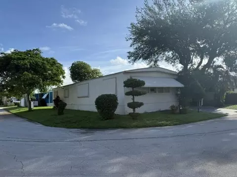 1817 Dolphin Pl, Deerfield Beach, FL 33442