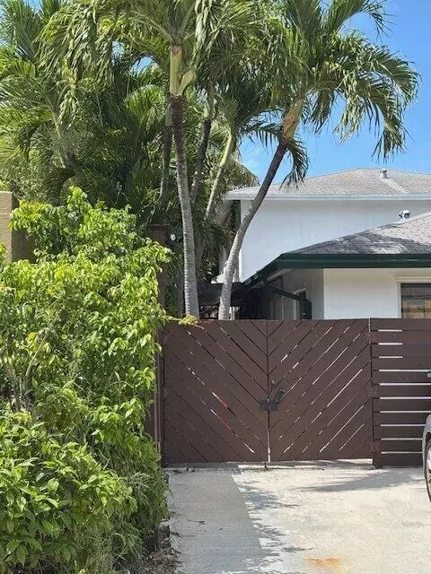1637 NE 5th St #2, Fort Lauderdale, FL 33301